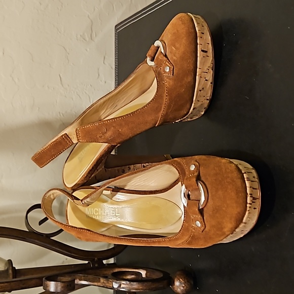 NEW Slingback Platform High Heels, Size 5 by MICHAEL KORS - Picture 4 of 4